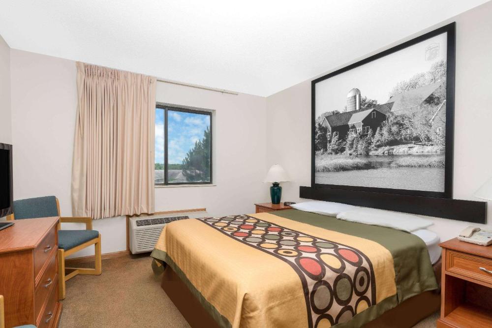 King Room - Second Floor/Non-Smoking interior